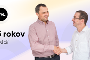 Máme na krku čtvrtstoletí! A ui v našem názvu je zase o krok blíže k umělé inteligenci.