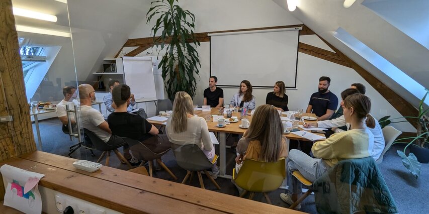 Jak podpořit inovace ve firmách: Klíčové poznatky z diskuse o CX/UX inovacích