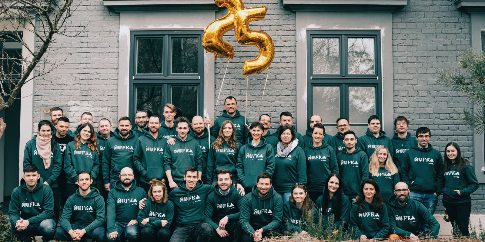 Ze skromných začátků na Ústavu informatiky k&nbsp;online one-stop shop agentuře