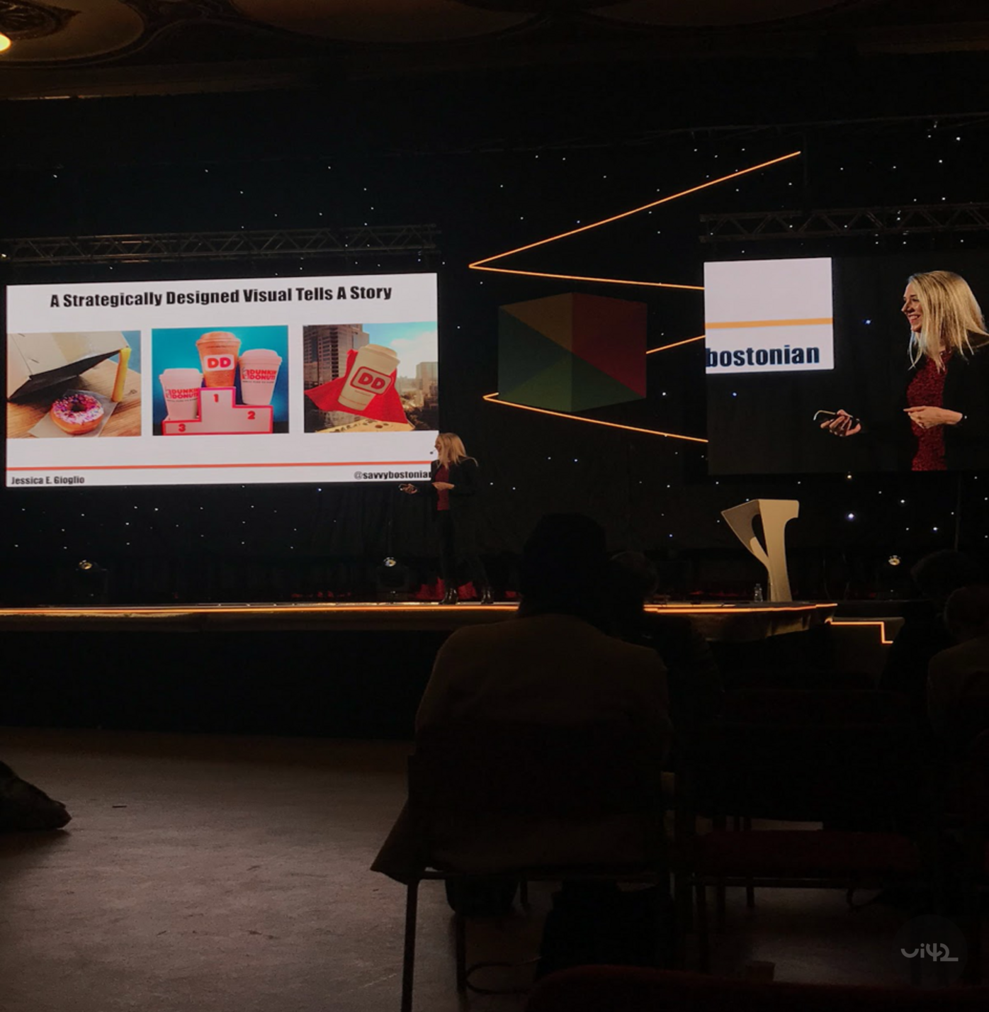 Prezentace na konferenci WebExpo 2019 s ukázkou vizuálního vyprávění příběhu pomocí značky kávy.