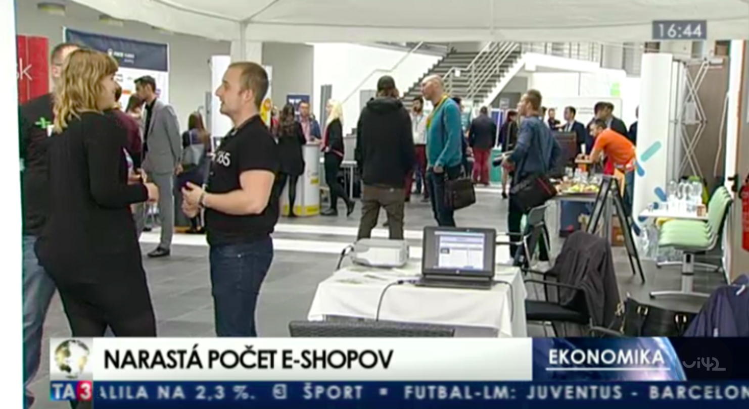 Konference o e-shopech s více účastníky a stánky